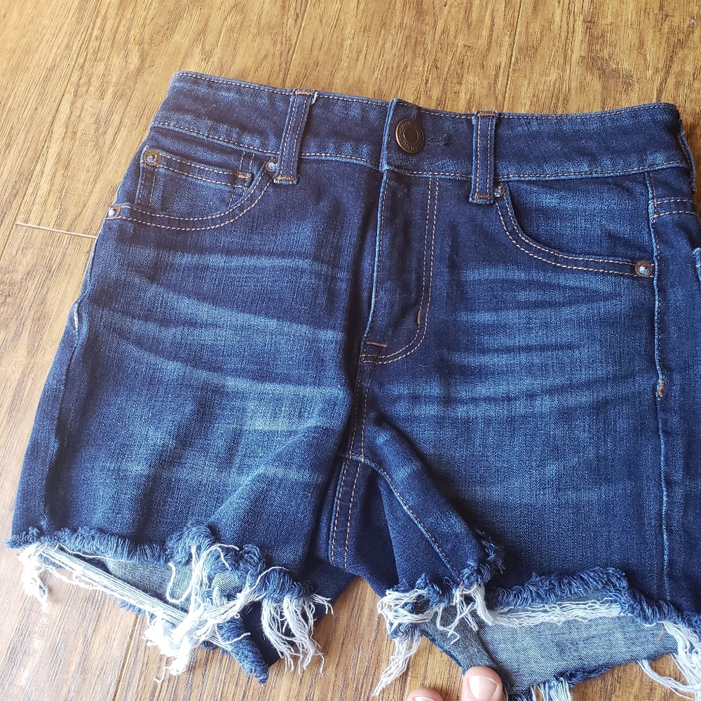 American eagle blue jean shorts.